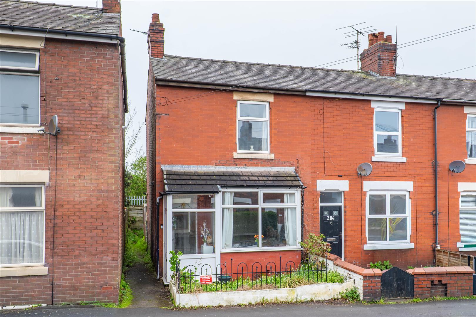2 bed property in Leyland Road, Preston